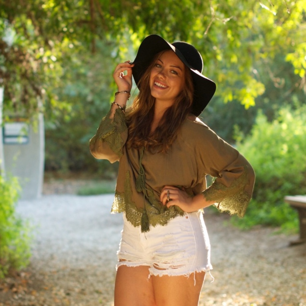 Cold Shoulder Blouse - Picture 5 of 8